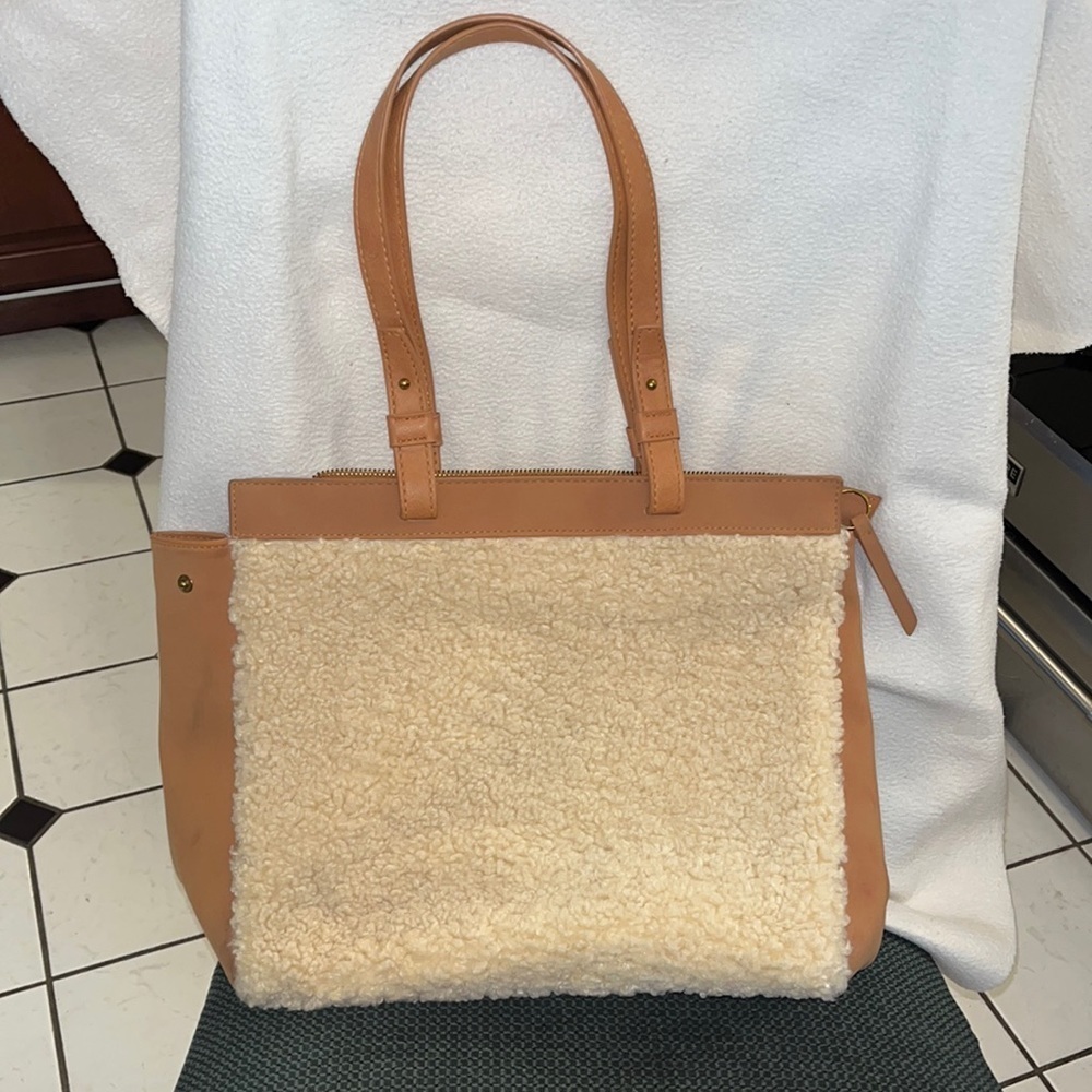 Universal Thread Sherpa Purse